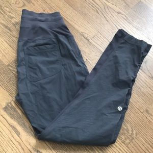 Size 4 charcoal street to studio 7/8 length pant